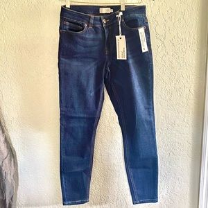 Joan Vass Pure Sustainable Eco-Friendly Recycled Plastic Skinny Stretch Jeans